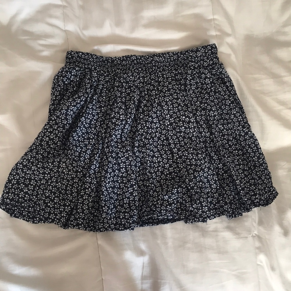 Brandy Melville Blue and White flowered skirt